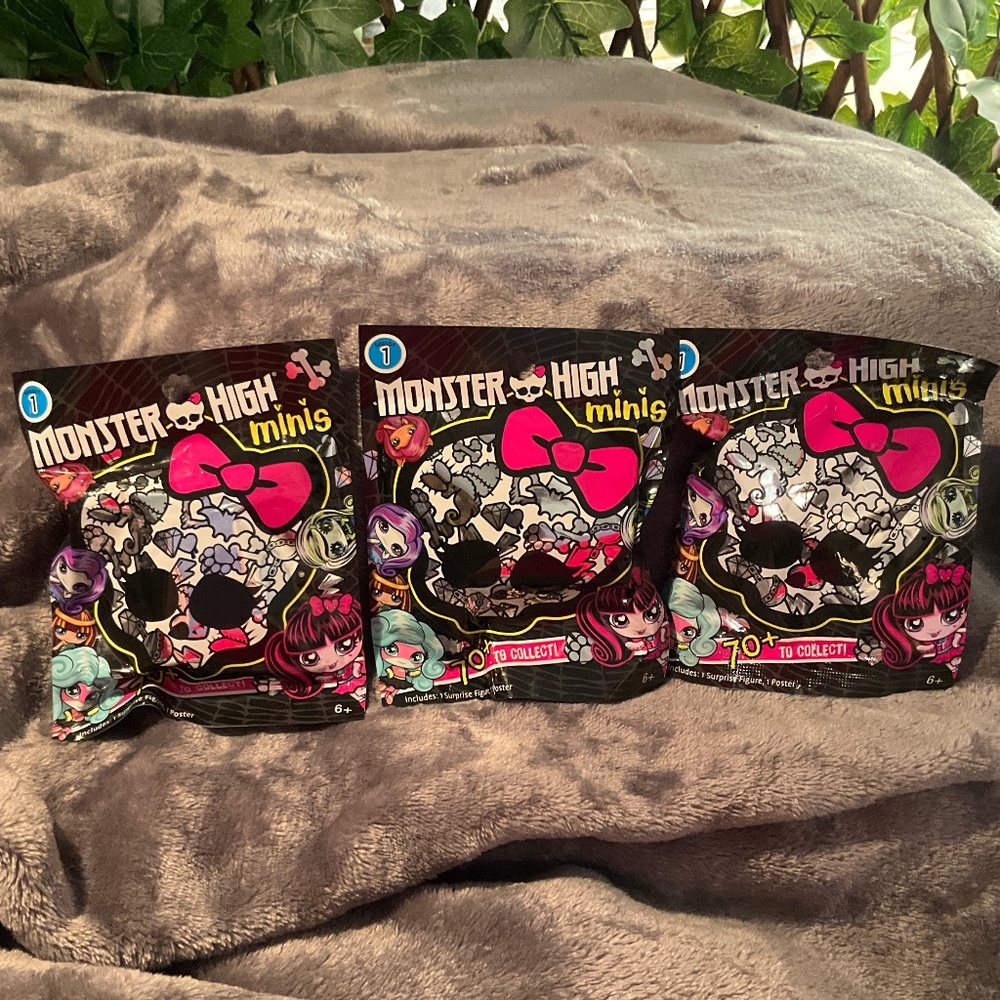 New Mattel Monster High Minis Blind Bags Set of 3 Season 1
